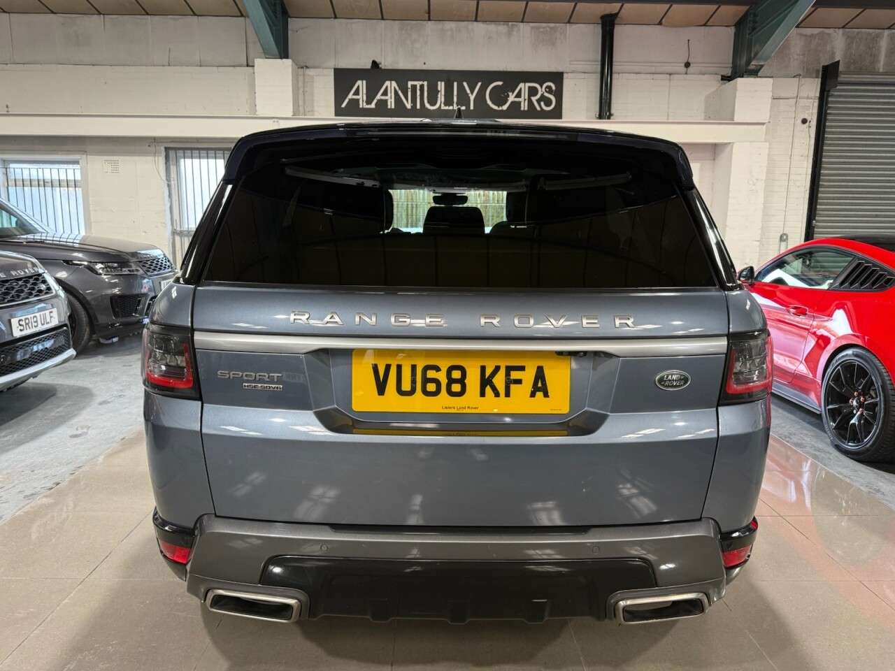 A 2018 LAND ROVER RANGE ROVER SPORT 3.0 SD V6 HSE SUV 5dr Diesel Auto 4WD Euro 6 (s/s) (306 ps) A 2018 LAND ROVER RANGE ROVER SPORT 3.0 SD V6 HSE SUV 5dr Diesel Auto 4WD Euro 6 (s/s) (306 ps)