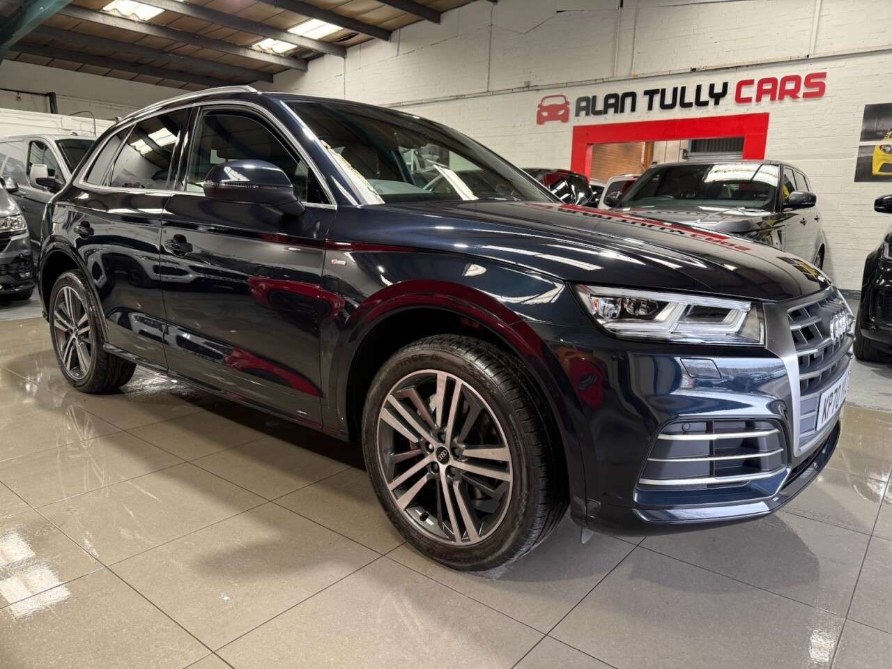 A 2020 AUDI Q5 2.0 TFSI 45 S line SUV 5dr Petrol S Tronic quattro Euro 6 (s/s) (245 ps) A 2020 AUDI Q5 2.0 TFSI 45 S line SUV 5dr Petrol S Tronic quattro Euro 6 (s/s) (245 ps)