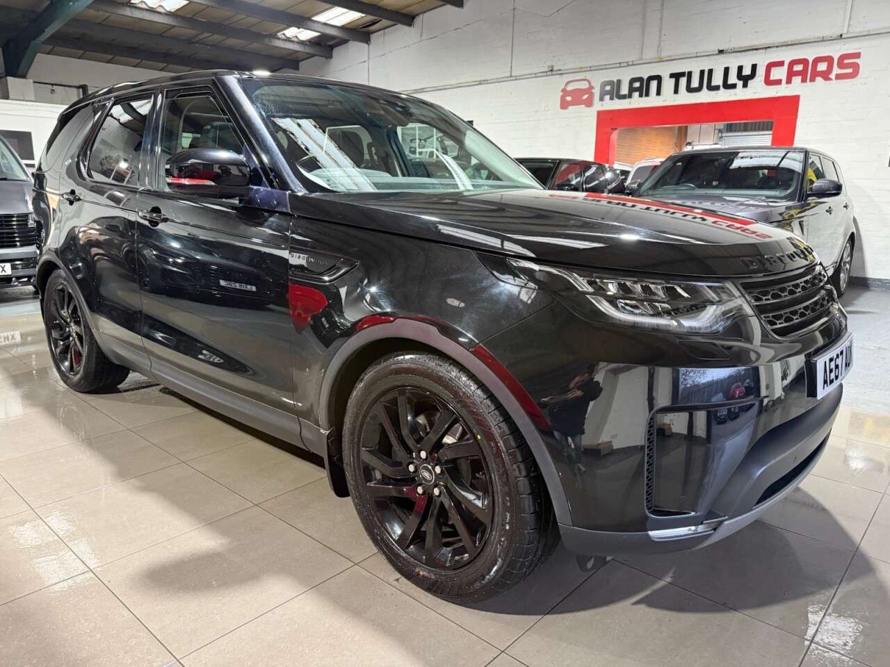 A 2017 LAND ROVER DISCOVERY 3.0 TD V6 HSE SUV 5dr Diesel Auto 4WD Euro 6 (s/s) (258 ps) A 2017 LAND ROVER DISCOVERY 3.0 TD V6 HSE SUV 5dr Diesel Auto 4WD Euro 6 (s/s) (258 ps)