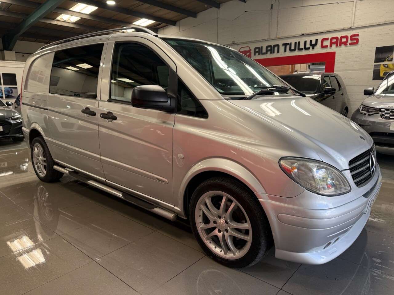 A 2009 MERCEDES-BENZ VITO 3.0 120CDI Compact Panel Van 5dr Diesel Automatic SWB (204 bhp) A 2009 MERCEDES-BENZ VITO 3.0 120CDI Compact Panel Van 5dr Diesel Automatic SWB (204 bhp)
