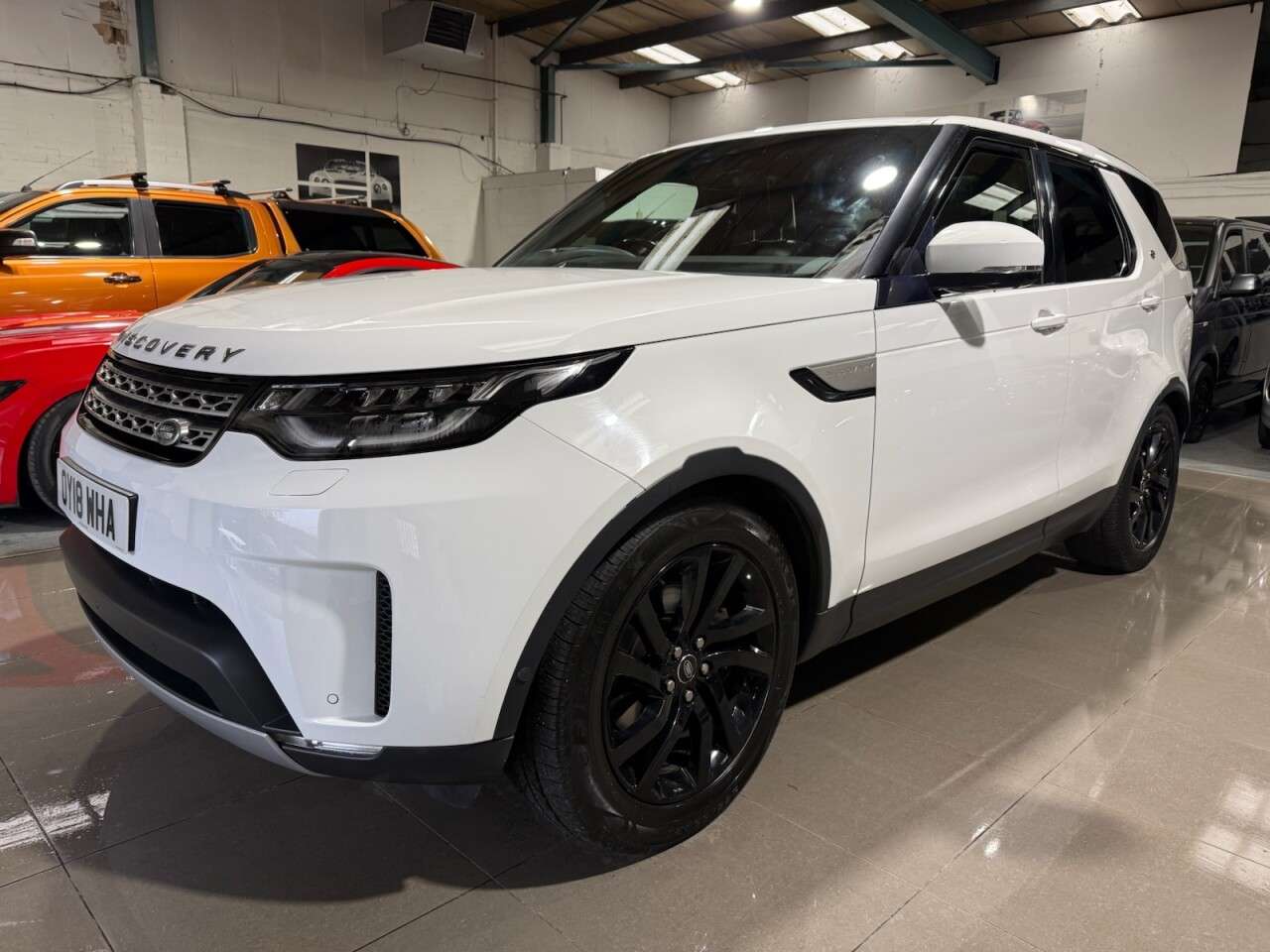 A 2018 LAND ROVER DISCOVERY 3.0 TD V6 HSE SUV 5dr Diesel Auto 4WD Euro 6 (s/s) (258 ps) A 2018 LAND ROVER DISCOVERY 3.0 TD V6 HSE SUV 5dr Diesel Auto 4WD Euro 6 (s/s) (258 ps)