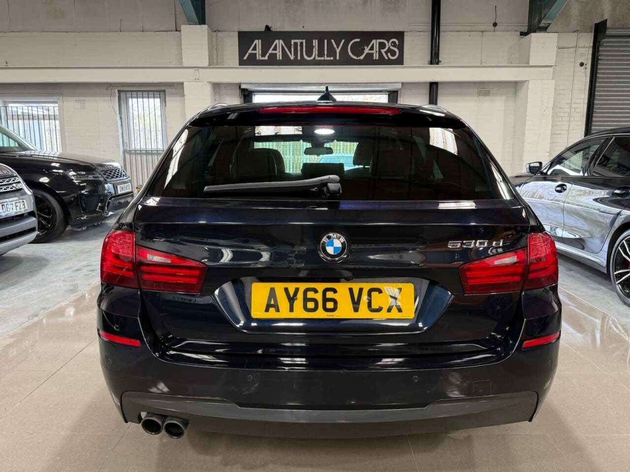 A 2016 BMW 5 SERIES 3.0 530d M Sport Touring 5dr Diesel Auto Euro 6 (s/s) (258 ps) BMW SERVICE A 2016 BMW 5 SERIES 3.0 530d M Sport Touring 5dr Diesel Auto Euro 6 (s/s) (258 ps) BMW SERVICE