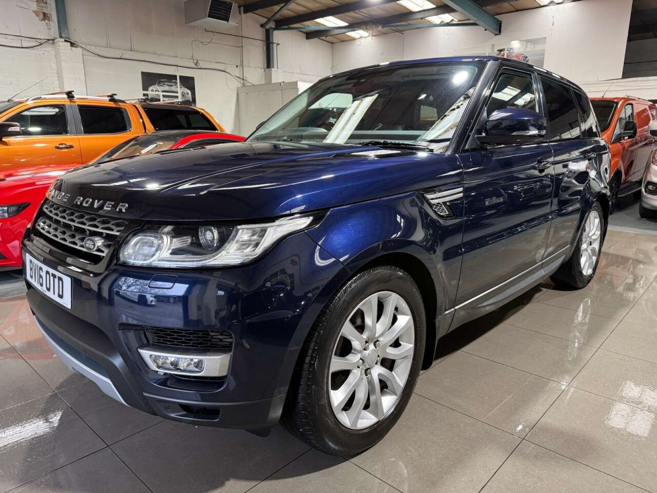 A 2016 LAND ROVER RANGE ROVER SPORT RANGE ROVER SPORT HSE SDV6 A 2016 LAND ROVER RANGE ROVER SPORT RANGE ROVER SPORT HSE SDV6