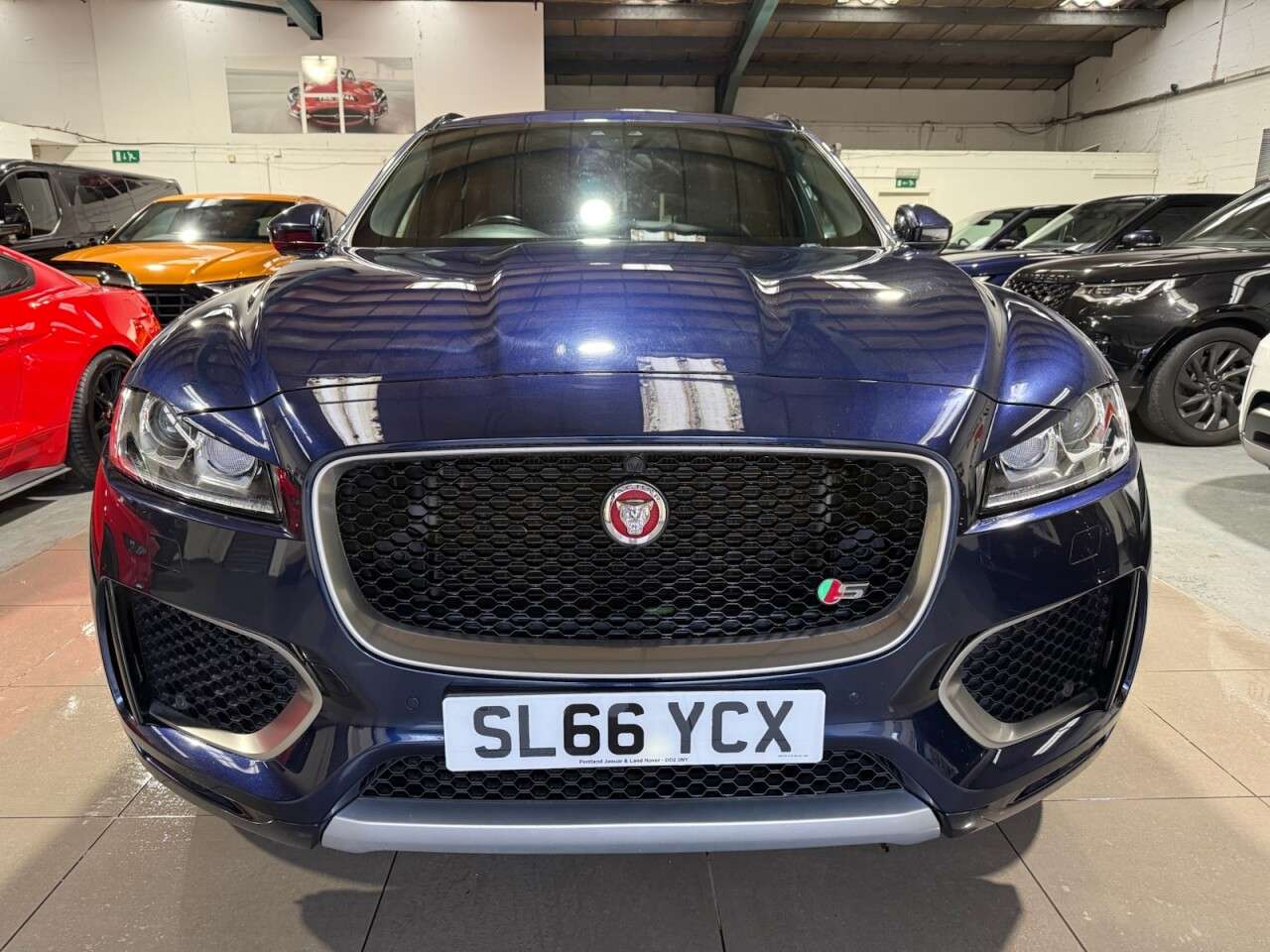 A 2017 JAGUAR F-PACE 3.0 D300 V6 S SUV 5dr Diesel Auto AWD Euro 6 (s/s) (300 ps) A 2017 JAGUAR F-PACE 3.0 D300 V6 S SUV 5dr Diesel Auto AWD Euro 6 (s/s) (300 ps)