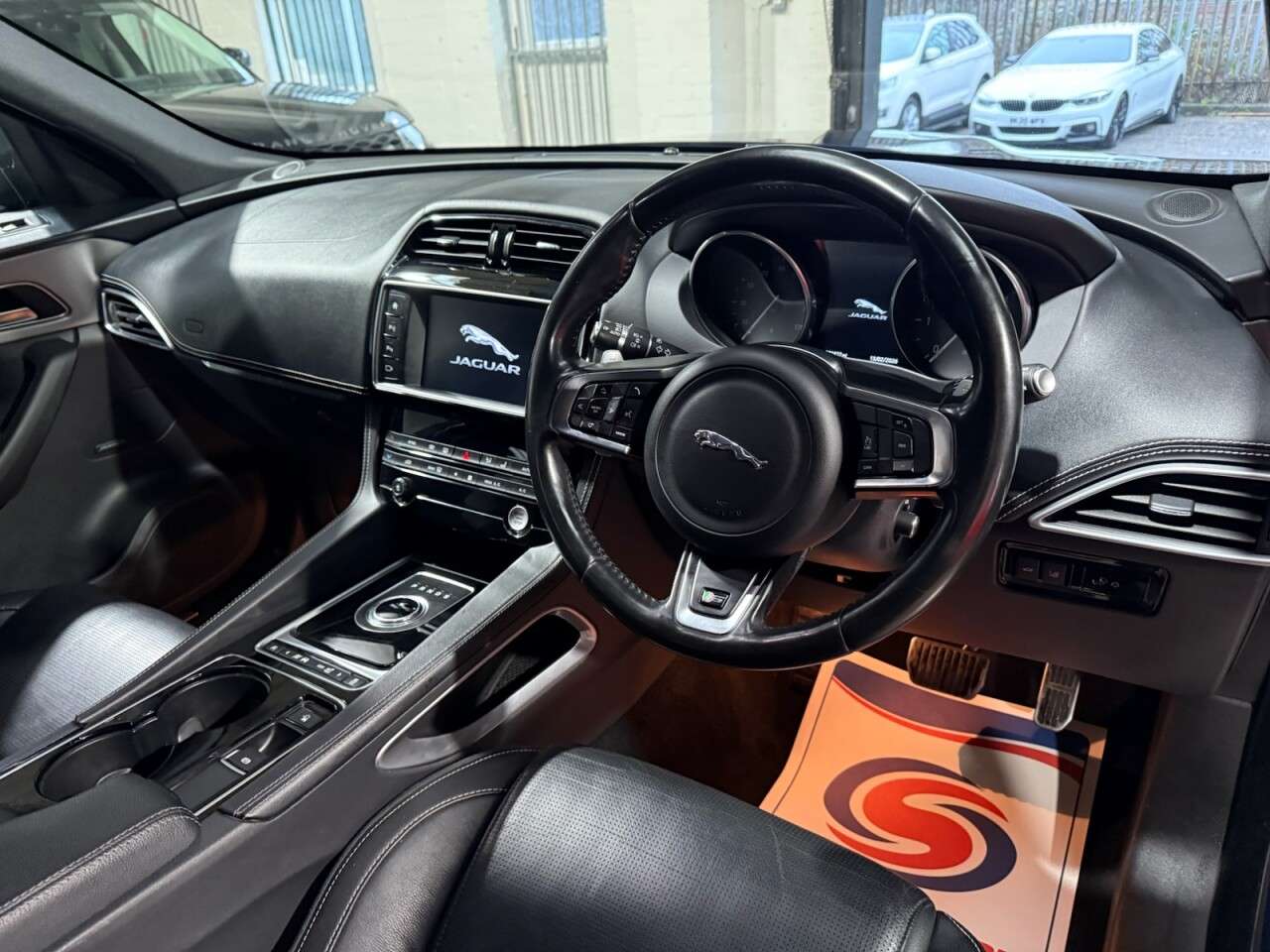 2017 JAGUAR F-PACE 2017 JAGUAR F-PACE