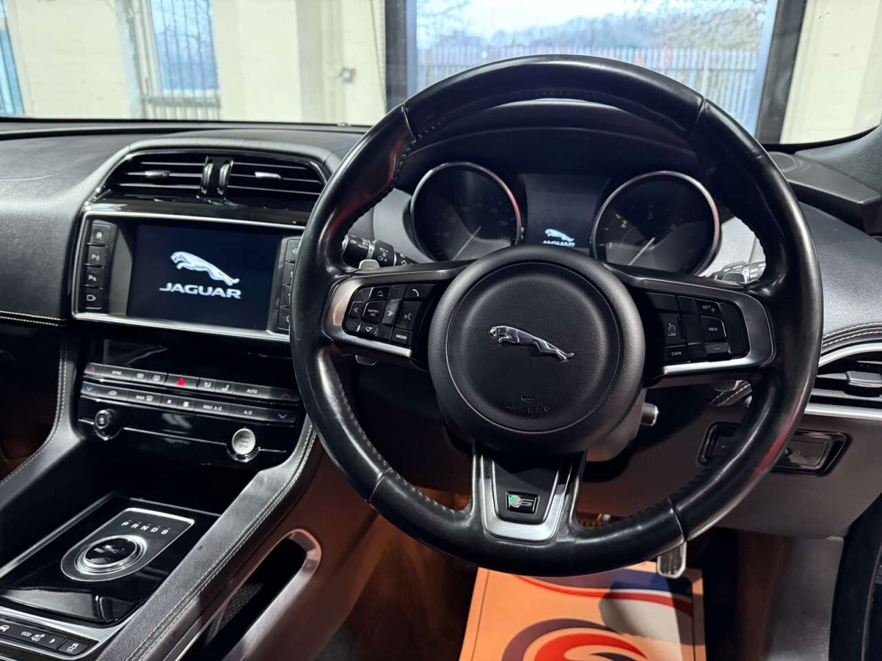 2017 JAGUAR F-PACE 2017 JAGUAR F-PACE