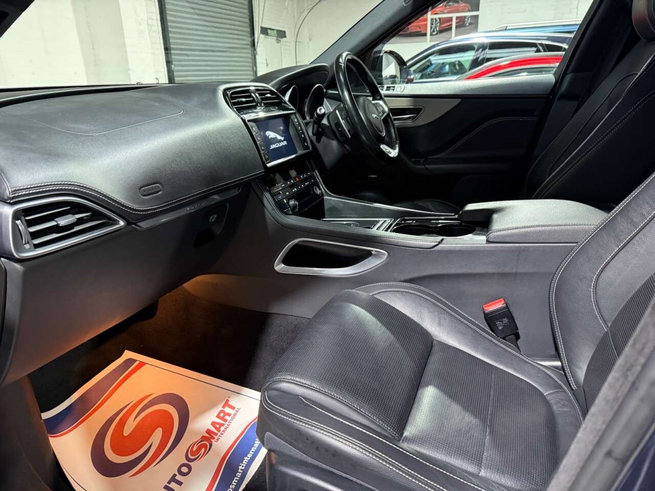 2017 JAGUAR F-PACE 2017 JAGUAR F-PACE