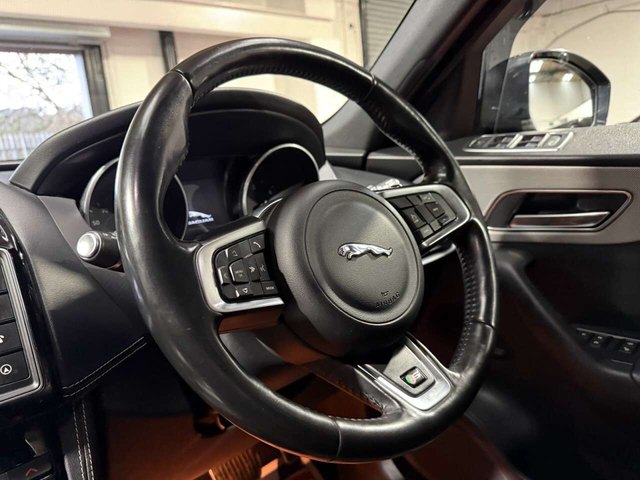 2017 JAGUAR F-PACE 2017 JAGUAR F-PACE