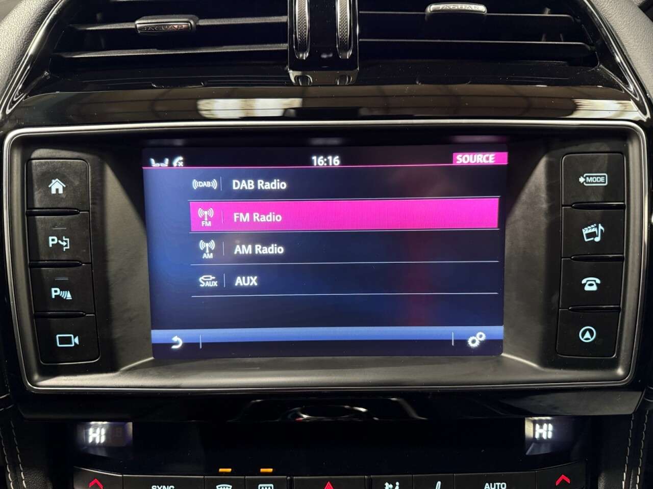 2017 JAGUAR F-PACE 2017 JAGUAR F-PACE