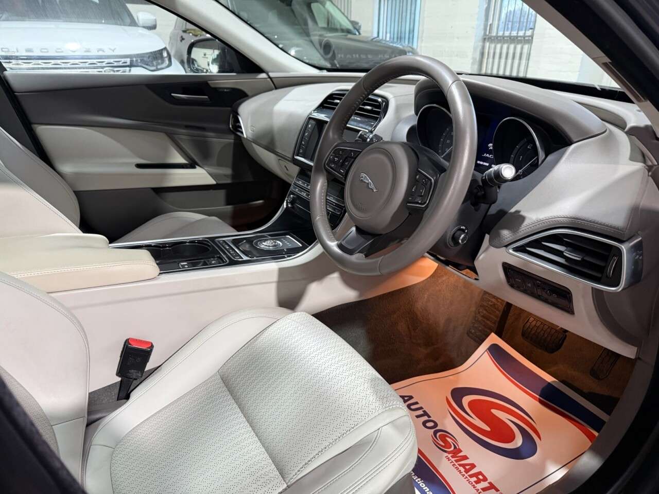 2016 JAGUAR XE 2016 JAGUAR XE