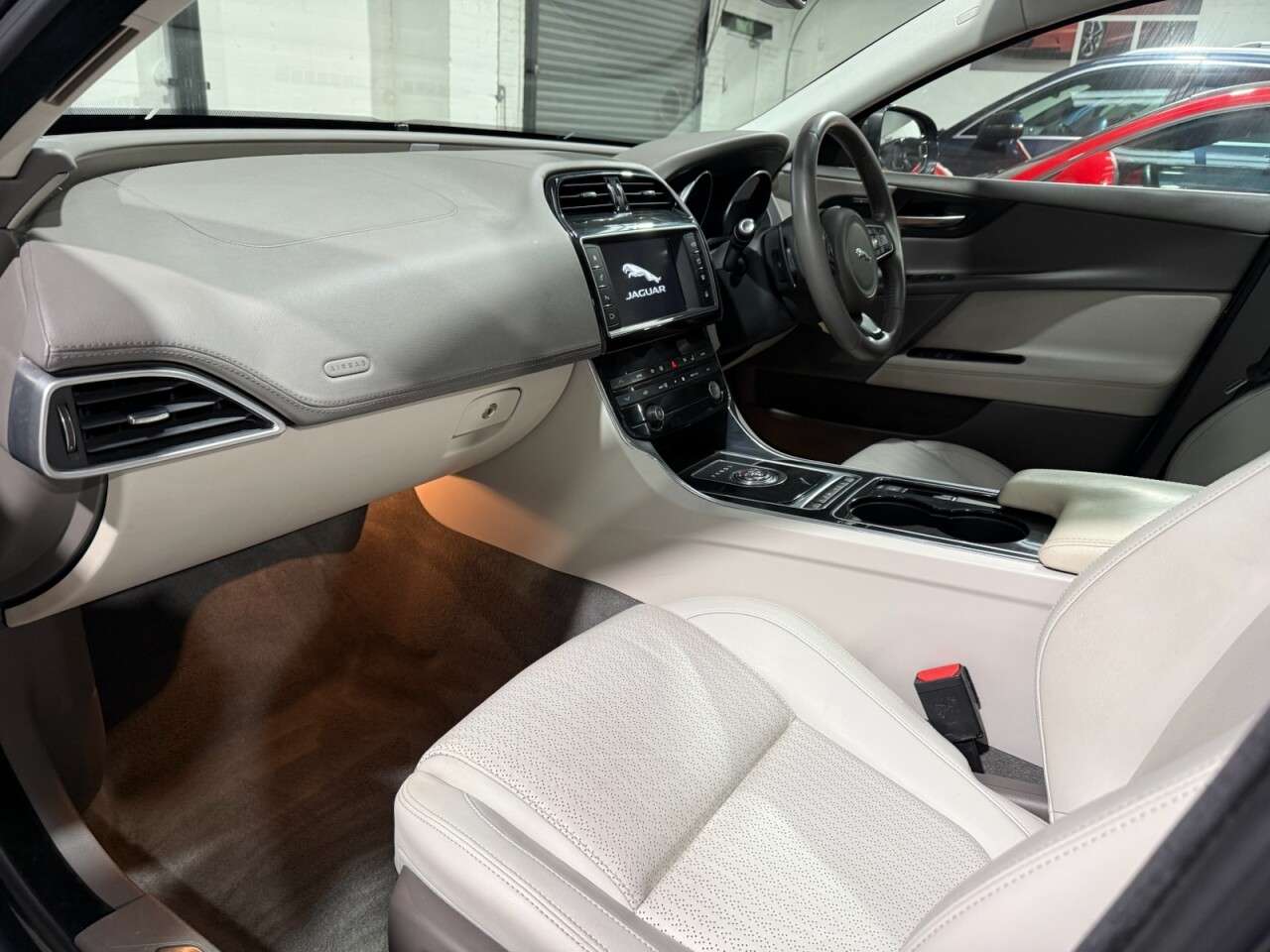 2016 JAGUAR XE 2016 JAGUAR XE