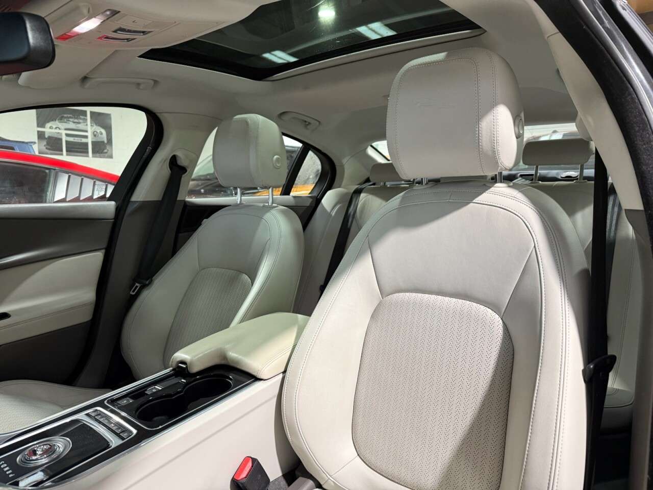 2016 JAGUAR XE 2016 JAGUAR XE