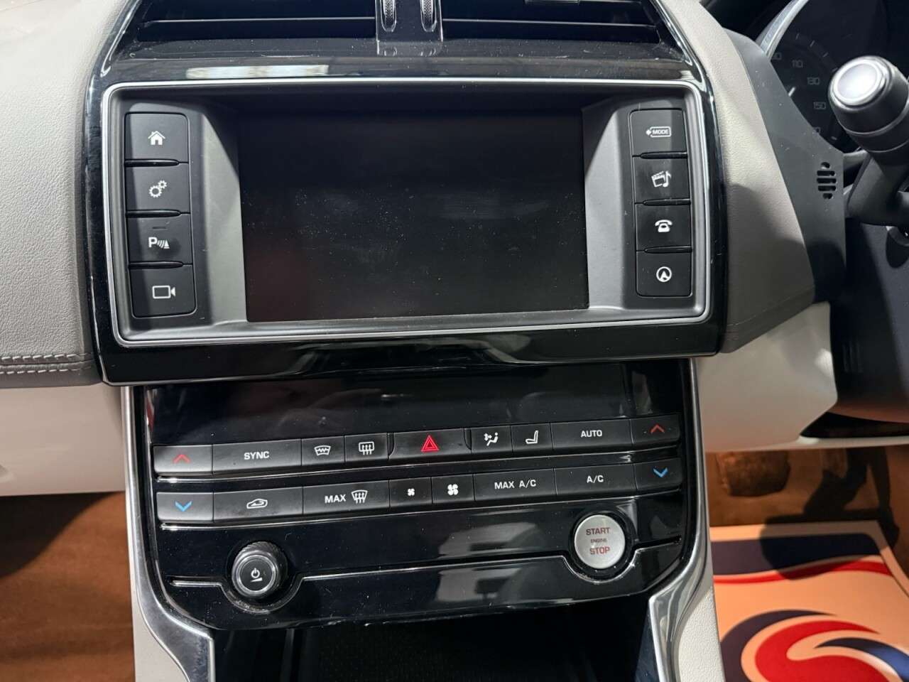 2016 JAGUAR XE 2016 JAGUAR XE