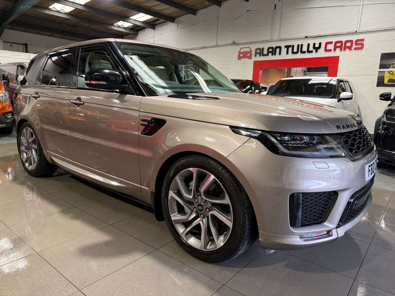 A 2021 LAND ROVER RANGE ROVER SPORT 3.0 D300 MHEV Autobiography Dynamic SUV 5dr Diesel Auto 4WD Euro 6 (s/s) (3 A 2021 LAND ROVER RANGE ROVER SPORT 3.0 D300 MHEV Autobiography Dynamic SUV 5dr Diesel Auto 4WD Euro 6 (s/s) (3