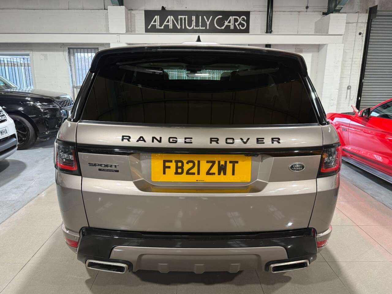 A 2021 LAND ROVER RANGE ROVER SPORT 3.0 D300 MHEV Autobiography Dynamic SUV 5dr Diesel Auto 4WD Euro 6 (s/s) (3 A 2021 LAND ROVER RANGE ROVER SPORT 3.0 D300 MHEV Autobiography Dynamic SUV 5dr Diesel Auto 4WD Euro 6 (s/s) (3