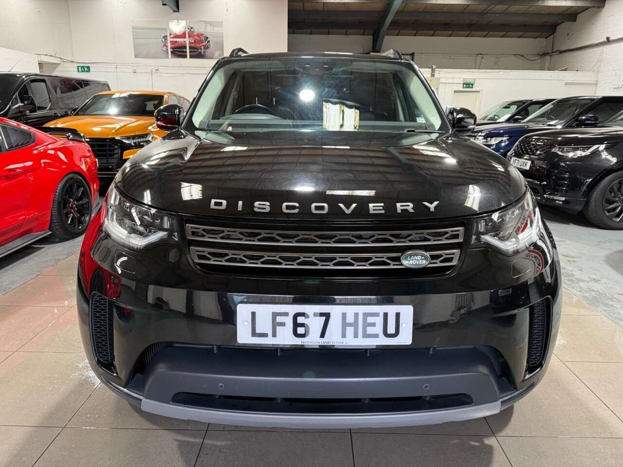 A 2017 LAND ROVER DISCOVERY 3.0 TD V6 SE SUV 5dr Diesel Auto 4WD Euro 6 (s/s) (258 ps) A 2017 LAND ROVER DISCOVERY 3.0 TD V6 SE SUV 5dr Diesel Auto 4WD Euro 6 (s/s) (258 ps)