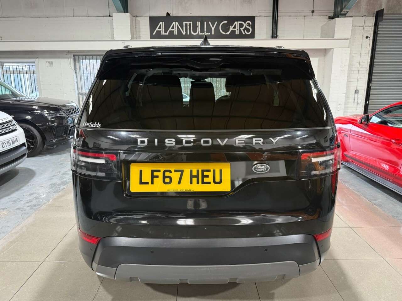 A 2017 LAND ROVER DISCOVERY 3.0 TD V6 SE SUV 5dr Diesel Auto 4WD Euro 6 (s/s) (258 ps) A 2017 LAND ROVER DISCOVERY 3.0 TD V6 SE SUV 5dr Diesel Auto 4WD Euro 6 (s/s) (258 ps)