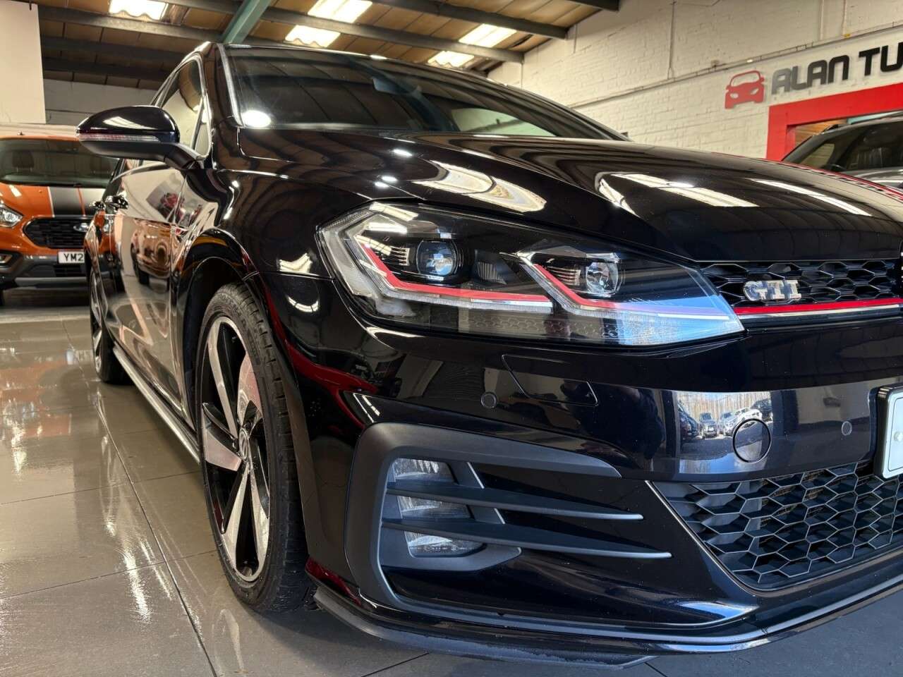 2017 VOLKSWAGEN GOLF 2017 VOLKSWAGEN GOLF