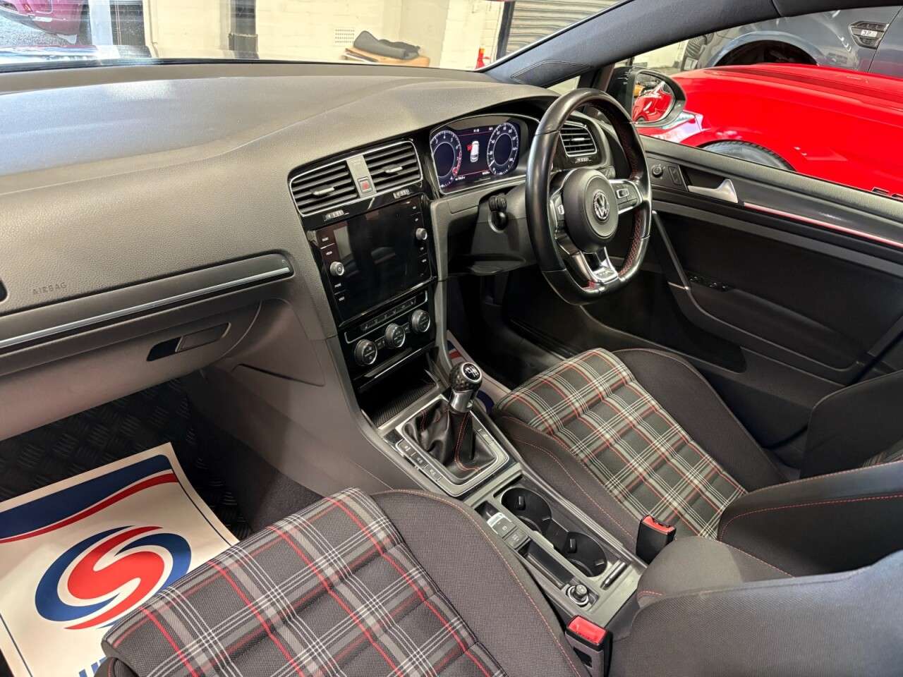 2017 VOLKSWAGEN GOLF 2017 VOLKSWAGEN GOLF