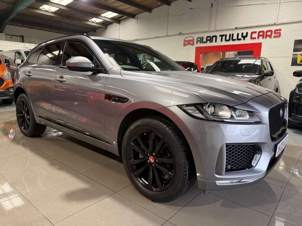 A 2020 JAGUAR F-PACE 2.0 D180 Chequered Flag SUV 5dr Diesel Auto AWD Euro 6 (s/s) (180 ps) A 2020 JAGUAR F-PACE 2.0 D180 Chequered Flag SUV 5dr Diesel Auto AWD Euro 6 (s/s) (180 ps)