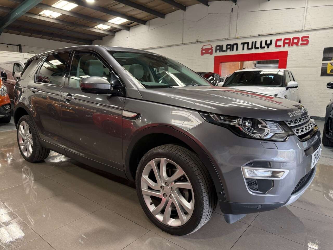 A 2015 LAND ROVER DISCOVERY SPORT 2.2 SD4 HSE Luxury SUV 5dr Diesel Auto 4WD Euro 5 (s/s) (190 ps) A 2015 LAND ROVER DISCOVERY SPORT 2.2 SD4 HSE Luxury SUV 5dr Diesel Auto 4WD Euro 5 (s/s) (190 ps)