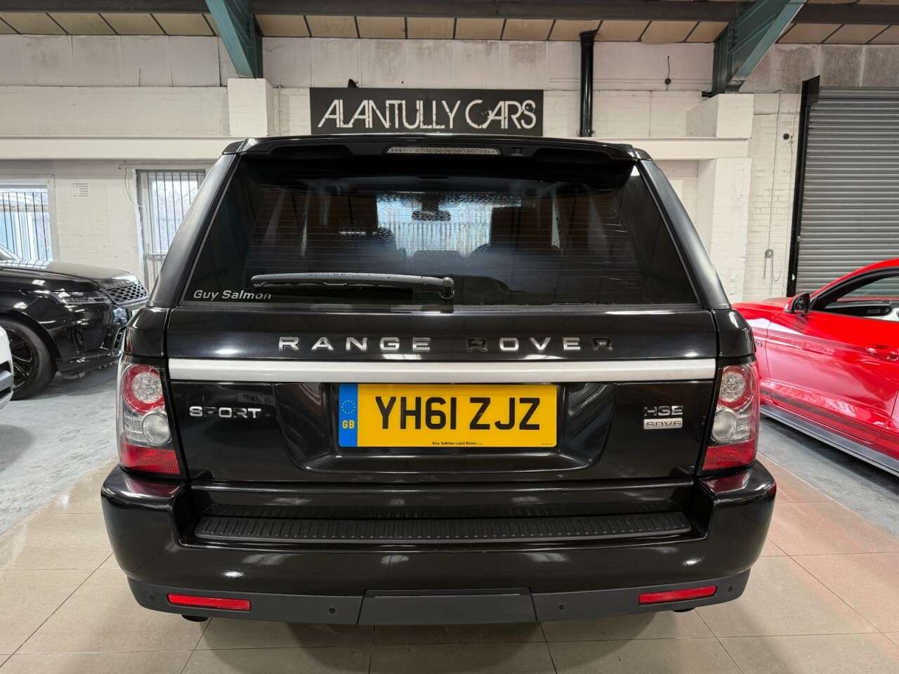 A 2011 LAND ROVER RANGE ROVER SPORT 3.0 SD V6 HSE SUV 5dr Diesel Auto 4WD Euro 5 (255 bhp) A 2011 LAND ROVER RANGE ROVER SPORT 3.0 SD V6 HSE SUV 5dr Diesel Auto 4WD Euro 5 (255 bhp)