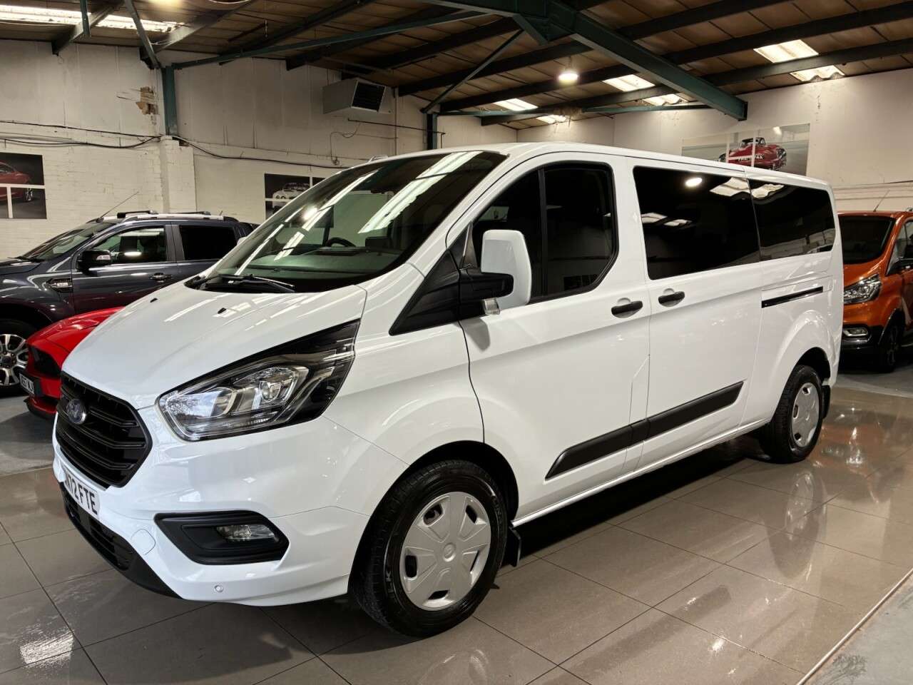 A 2022 FORD TRANSIT CUSTOM 2.0 320 EcoBlue Trend Kombi Double Cab 5dr Diesel Manual L2 H1 Euro 6 (s/s) A 2022 FORD TRANSIT CUSTOM 2.0 320 EcoBlue Trend Kombi Double Cab 5dr Diesel Manual L2 H1 Euro 6 (s/s)
