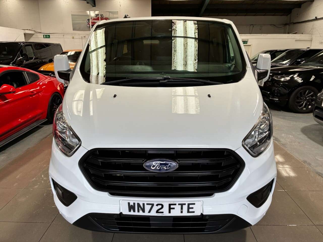 A 2022 FORD TRANSIT CUSTOM 2.0 320 EcoBlue Trend Kombi Double Cab 5dr Diesel Manual L2 H1 Euro 6 (s/s) A 2022 FORD TRANSIT CUSTOM 2.0 320 EcoBlue Trend Kombi Double Cab 5dr Diesel Manual L2 H1 Euro 6 (s/s)