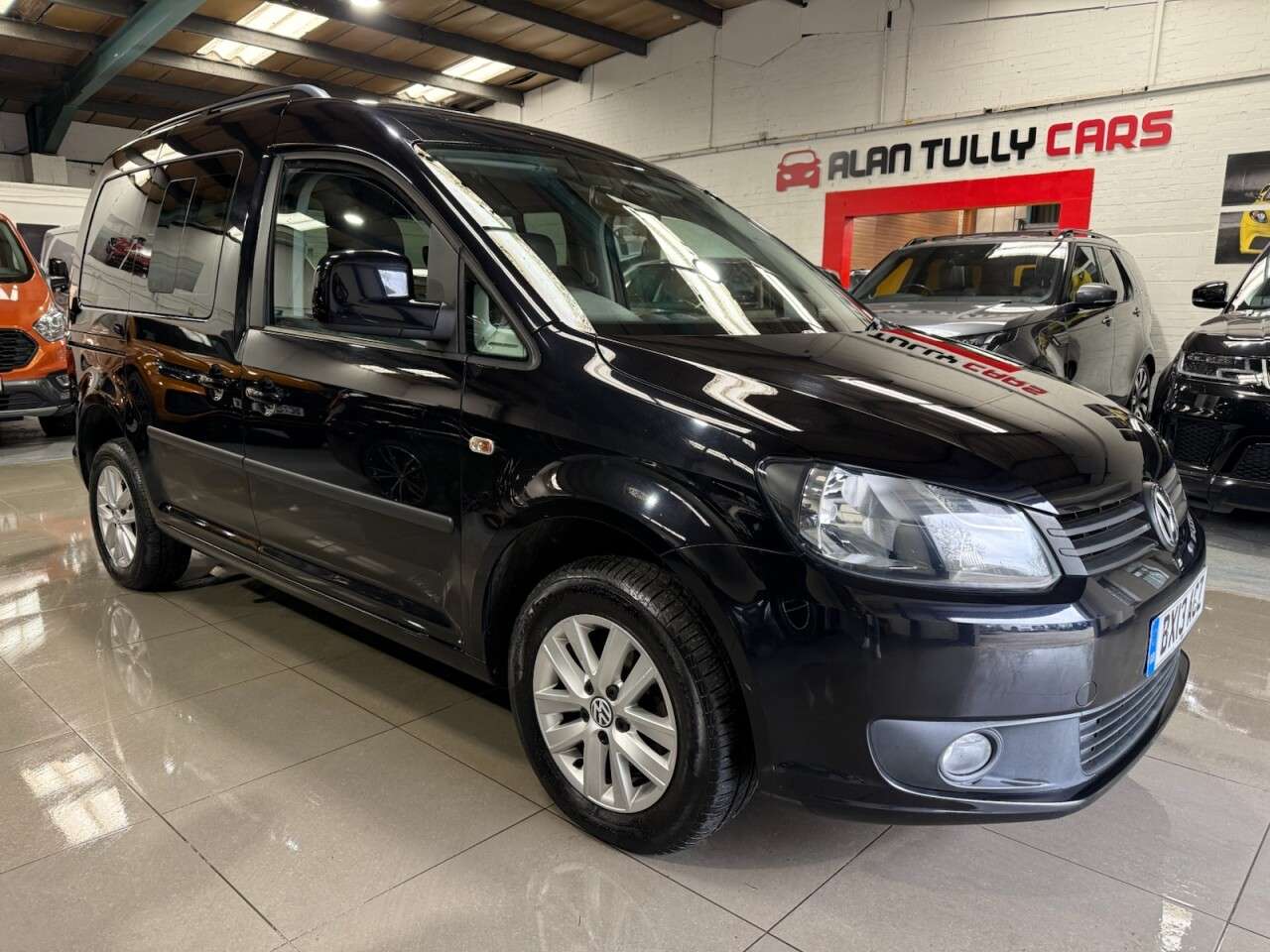 A 2013 VOLKSWAGEN CADDY LIFE 1.6 TDI CR MPV 5dr Diesel DSG Euro 5 (102 ps) A 2013 VOLKSWAGEN CADDY LIFE 1.6 TDI CR MPV 5dr Diesel DSG Euro 5 (102 ps)