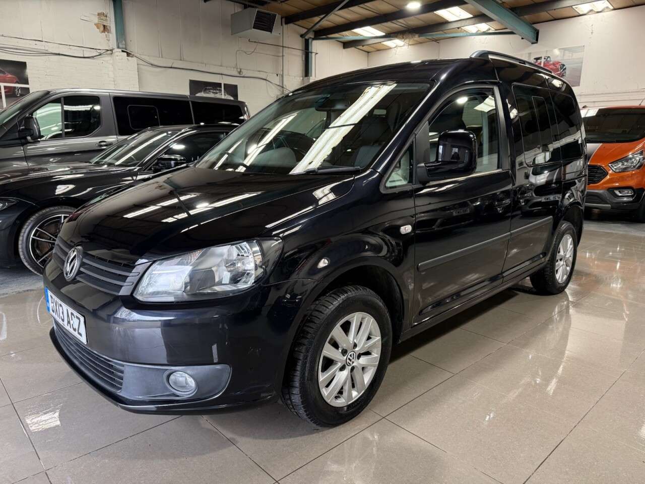 A 2013 VOLKSWAGEN CADDY LIFE 1.6 TDI CR MPV 5dr Diesel DSG Euro 5 (102 ps) A 2013 VOLKSWAGEN CADDY LIFE 1.6 TDI CR MPV 5dr Diesel DSG Euro 5 (102 ps)