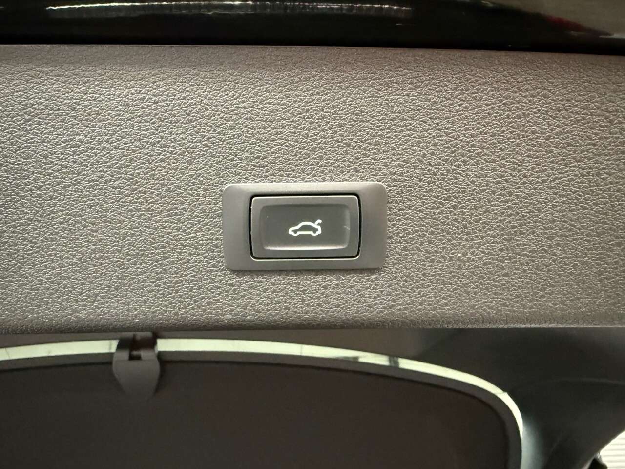 2021 AUDI E-TRON 2021 AUDI E-TRON