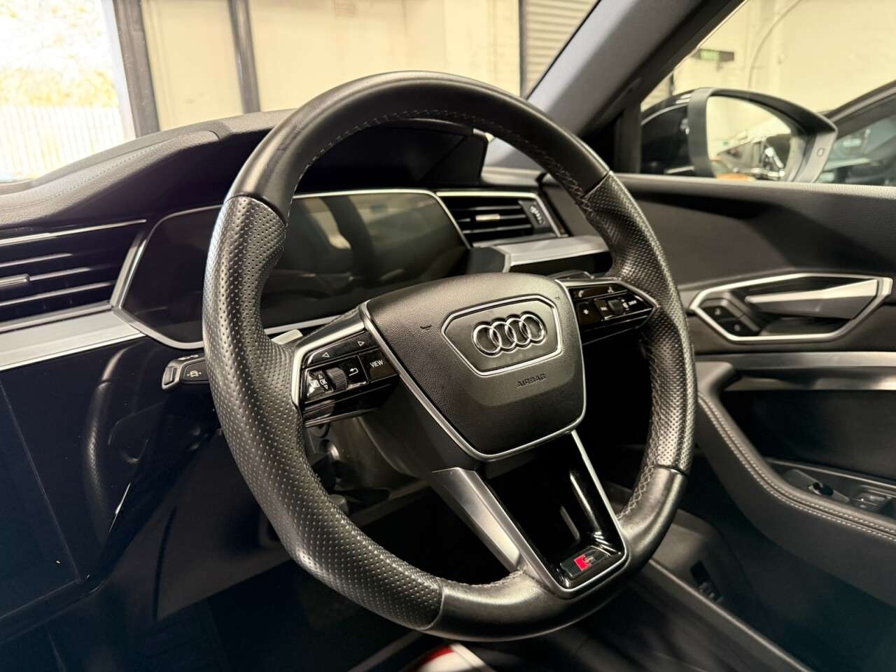 2021 AUDI E-TRON 2021 AUDI E-TRON