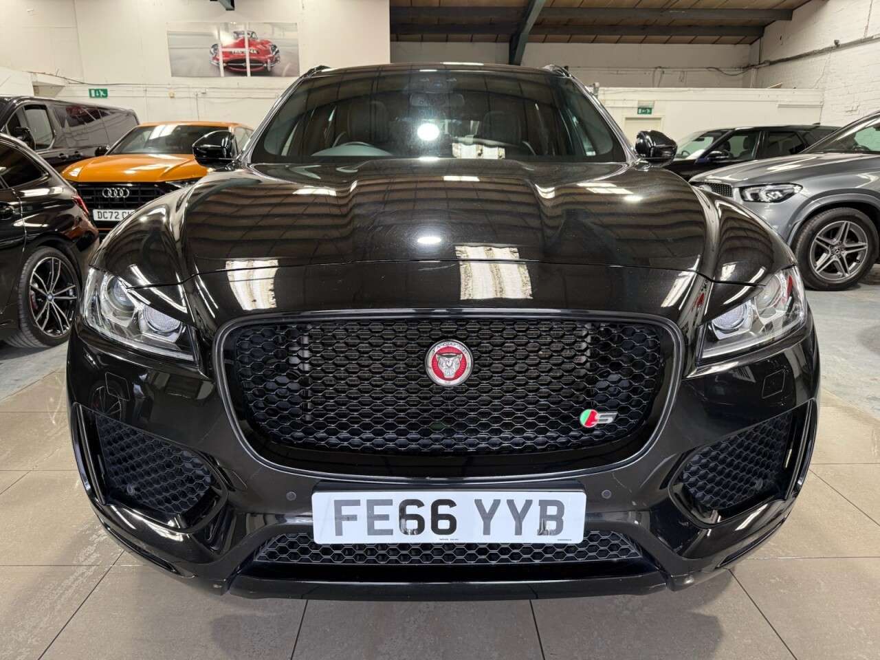 A 2016 JAGUAR F-PACE 3.0 D300 V6 S SUV 5dr Diesel Auto AWD Euro 6 (s/s) (300 ps) A 2016 JAGUAR F-PACE 3.0 D300 V6 S SUV 5dr Diesel Auto AWD Euro 6 (s/s) (300 ps)