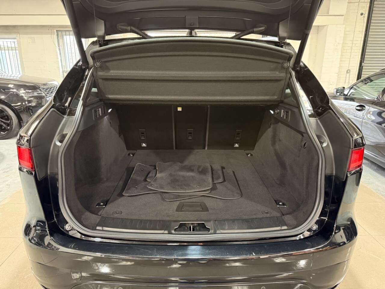 2016 JAGUAR F-PACE 2016 JAGUAR F-PACE