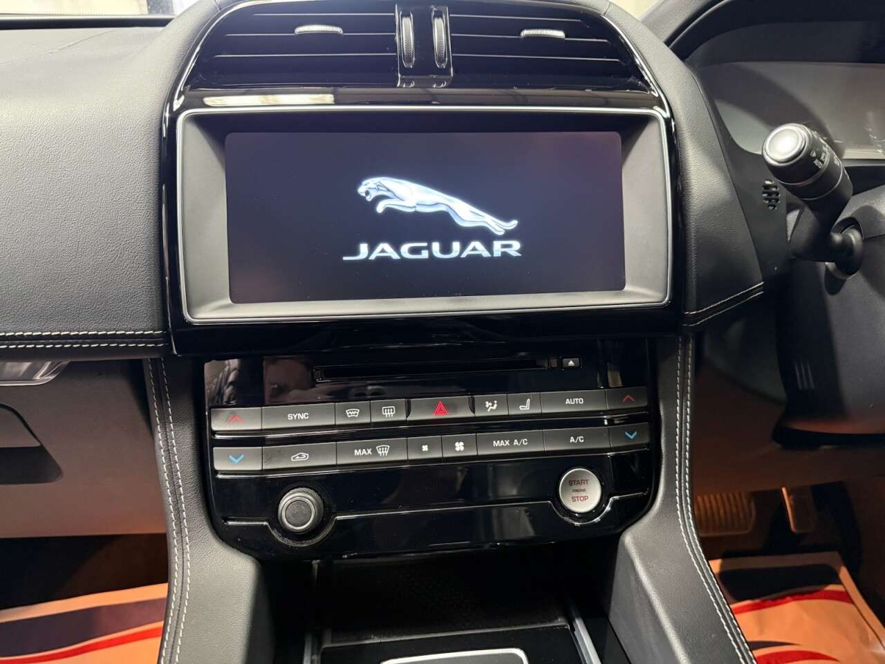 2016 JAGUAR F-PACE 2016 JAGUAR F-PACE