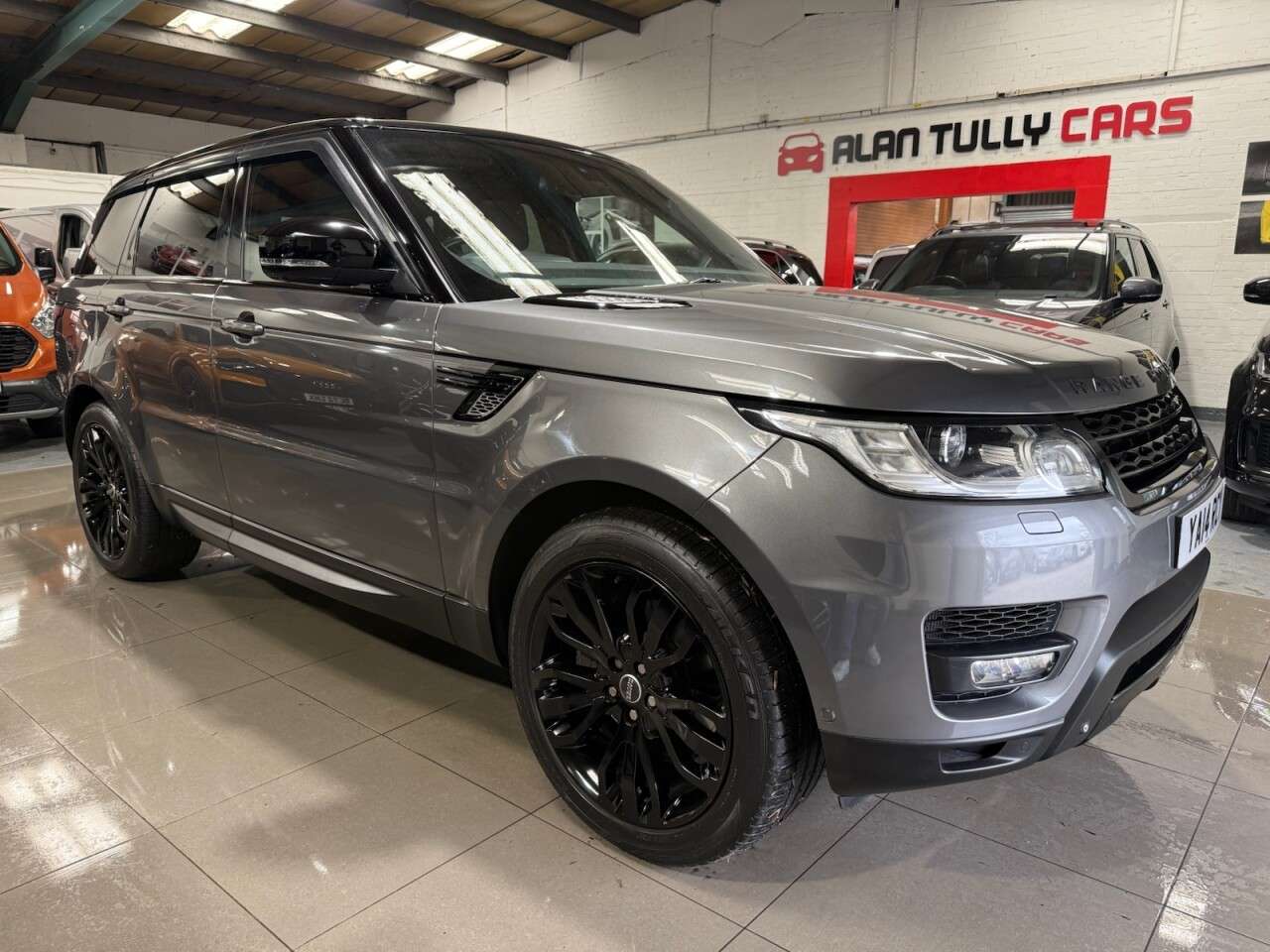 A 2014 LAND ROVER RANGE ROVER SPORT 3.0 SD V6 HSE Dynamic SUV 5dr Diesel Auto 4WD Euro 5 (s/s) (292 ps) A 2014 LAND ROVER RANGE ROVER SPORT 3.0 SD V6 HSE Dynamic SUV 5dr Diesel Auto 4WD Euro 5 (s/s) (292 ps)
