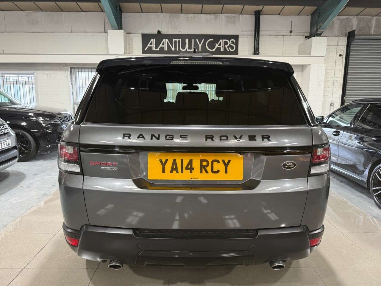 A 2014 LAND ROVER RANGE ROVER SPORT 3.0 SD V6 HSE Dynamic SUV 5dr Diesel Auto 4WD Euro 5 (s/s) (292 ps) A 2014 LAND ROVER RANGE ROVER SPORT 3.0 SD V6 HSE Dynamic SUV 5dr Diesel Auto 4WD Euro 5 (s/s) (292 ps)