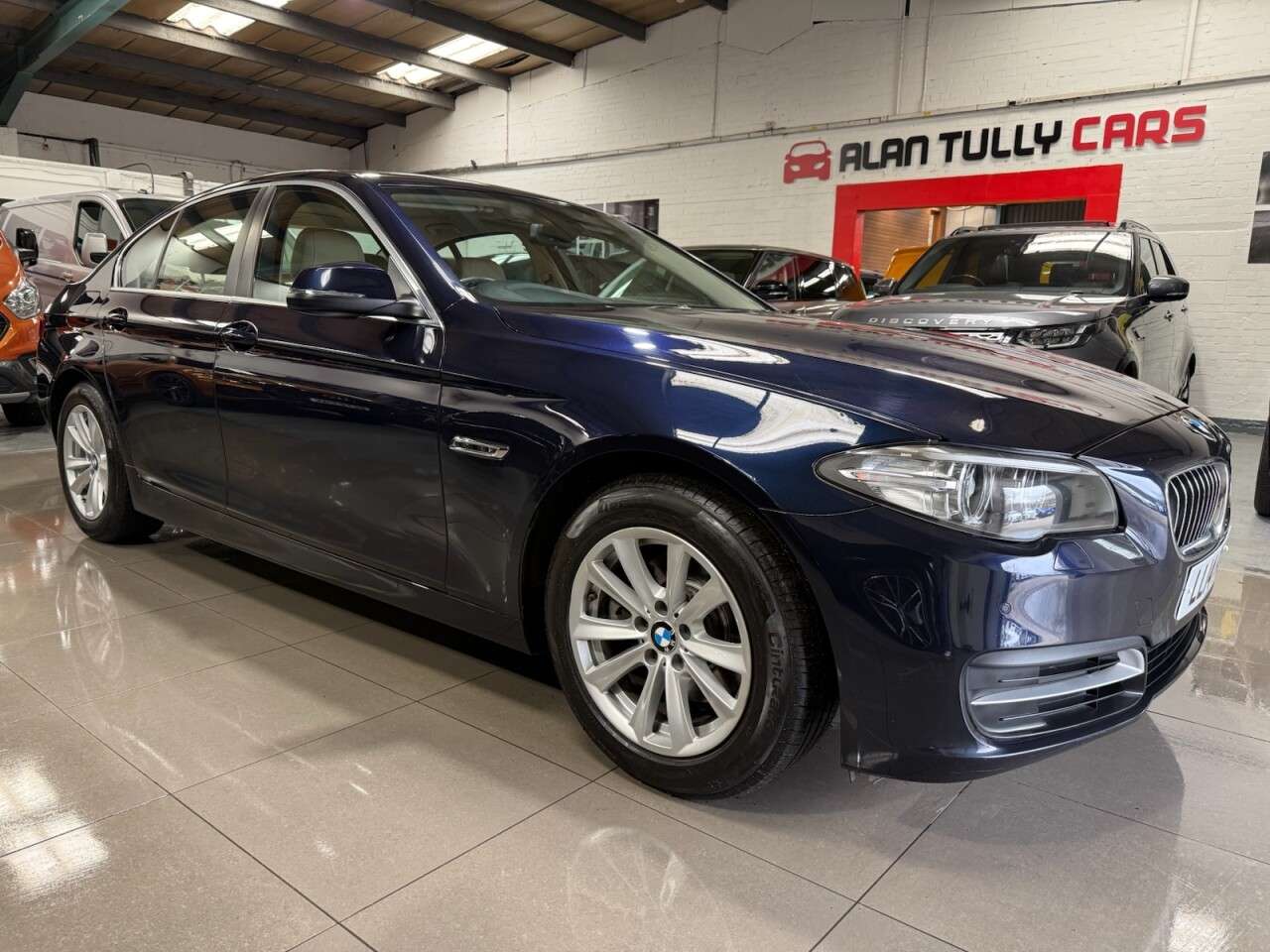 A 2014 BMW 5 SERIES 2.0 520d SE Saloon 4dr Diesel Auto Euro 6 (s/s) (184 ps) A 2014 BMW 5 SERIES 2.0 520d SE Saloon 4dr Diesel Auto Euro 6 (s/s) (184 ps)