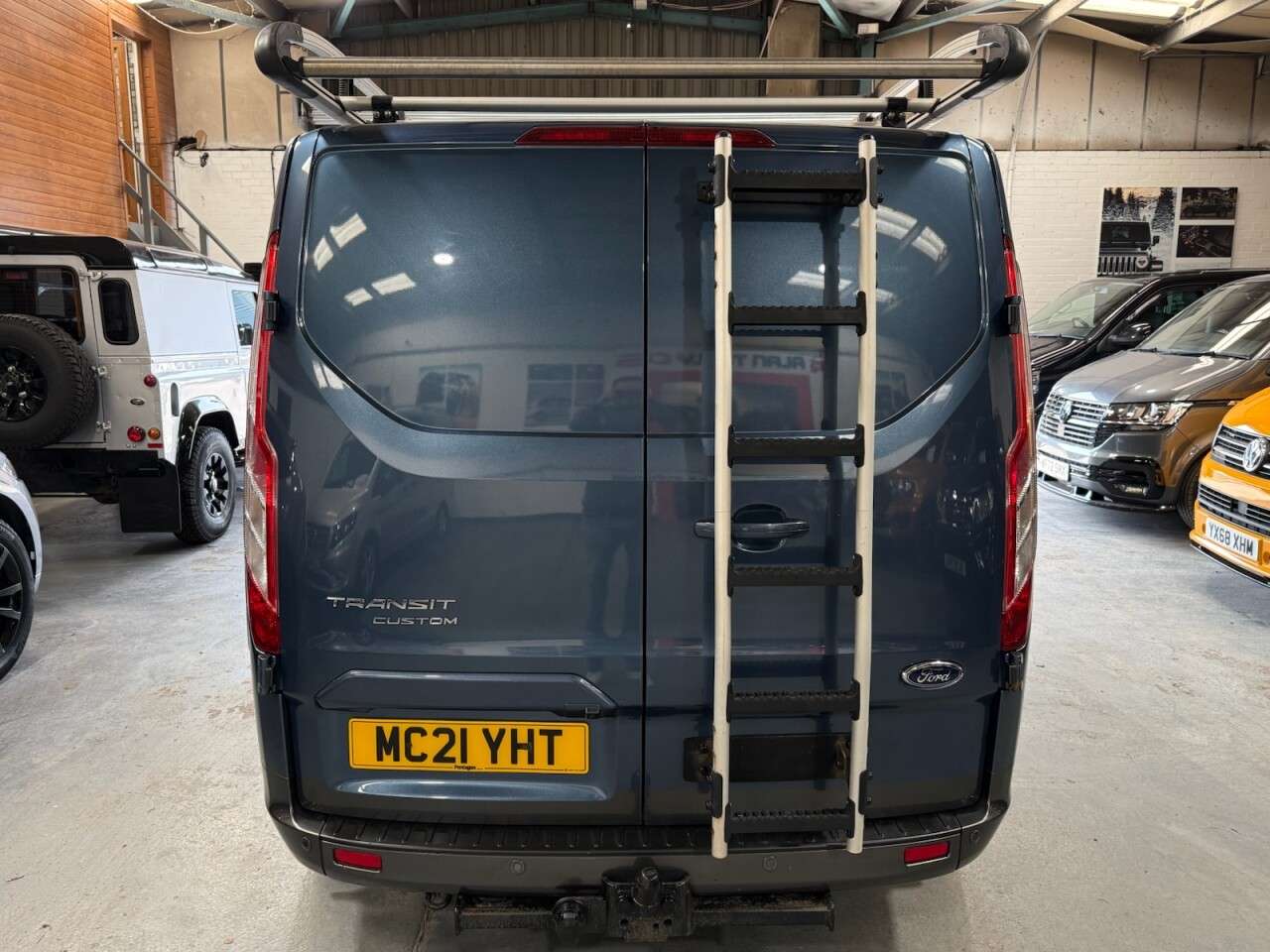 A 2021 FORD TRANSIT CUSTOM 2.0 320 EcoBlue Active Crew Van Double Cab 5dr Diesel Auto L1 H1 Euro 6 (s/ A 2021 FORD TRANSIT CUSTOM 2.0 320 EcoBlue Active Crew Van Double Cab 5dr Diesel Auto L1 H1 Euro 6 (s/