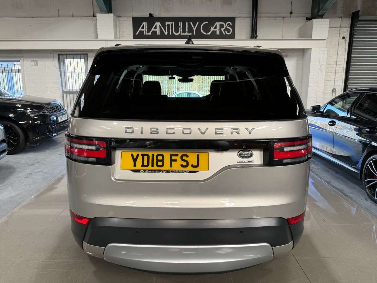 A 2018 LAND ROVER DISCOVERY TD6 HSE A 2018 LAND ROVER DISCOVERY TD6 HSE