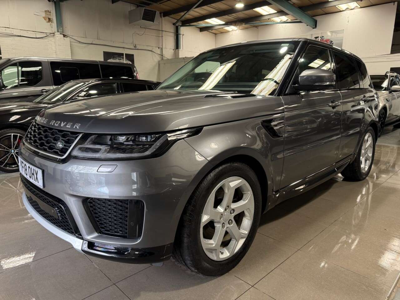 A 2018 LAND ROVER RANGE ROVER SPORT 3.0 SD V6 HSE SUV 5dr Diesel Auto 4WD Euro 6 (s/s) (306 ps) A 2018 LAND ROVER RANGE ROVER SPORT 3.0 SD V6 HSE SUV 5dr Diesel Auto 4WD Euro 6 (s/s) (306 ps)