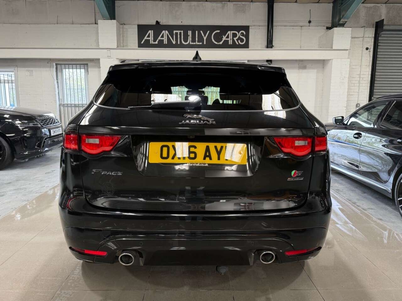 A 2016 JAGUAR F-PACE 3.0 D300 V6 S SUV 5dr Diesel Auto AWD Euro 6 (s/s) (300 ps) A 2016 JAGUAR F-PACE 3.0 D300 V6 S SUV 5dr Diesel Auto AWD Euro 6 (s/s) (300 ps)