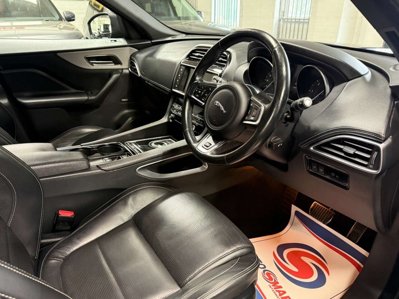 2016 JAGUAR F-PACE 2016 JAGUAR F-PACE
