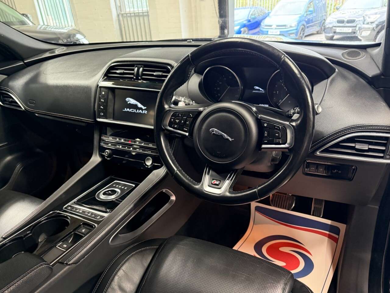 2016 JAGUAR F-PACE 2016 JAGUAR F-PACE