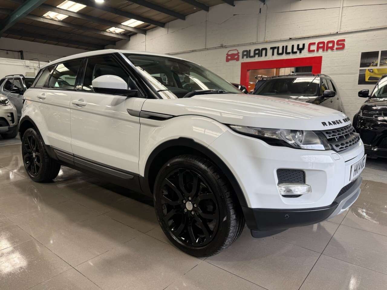 A 2014 LAND ROVER RANGE ROVER EVOQUE 2.2 SD4 Pure Tech SUV 5dr Diesel Manual 4WD Euro 5 (s/s) (190 ps) A 2014 LAND ROVER RANGE ROVER EVOQUE 2.2 SD4 Pure Tech SUV 5dr Diesel Manual 4WD Euro 5 (s/s) (190 ps)