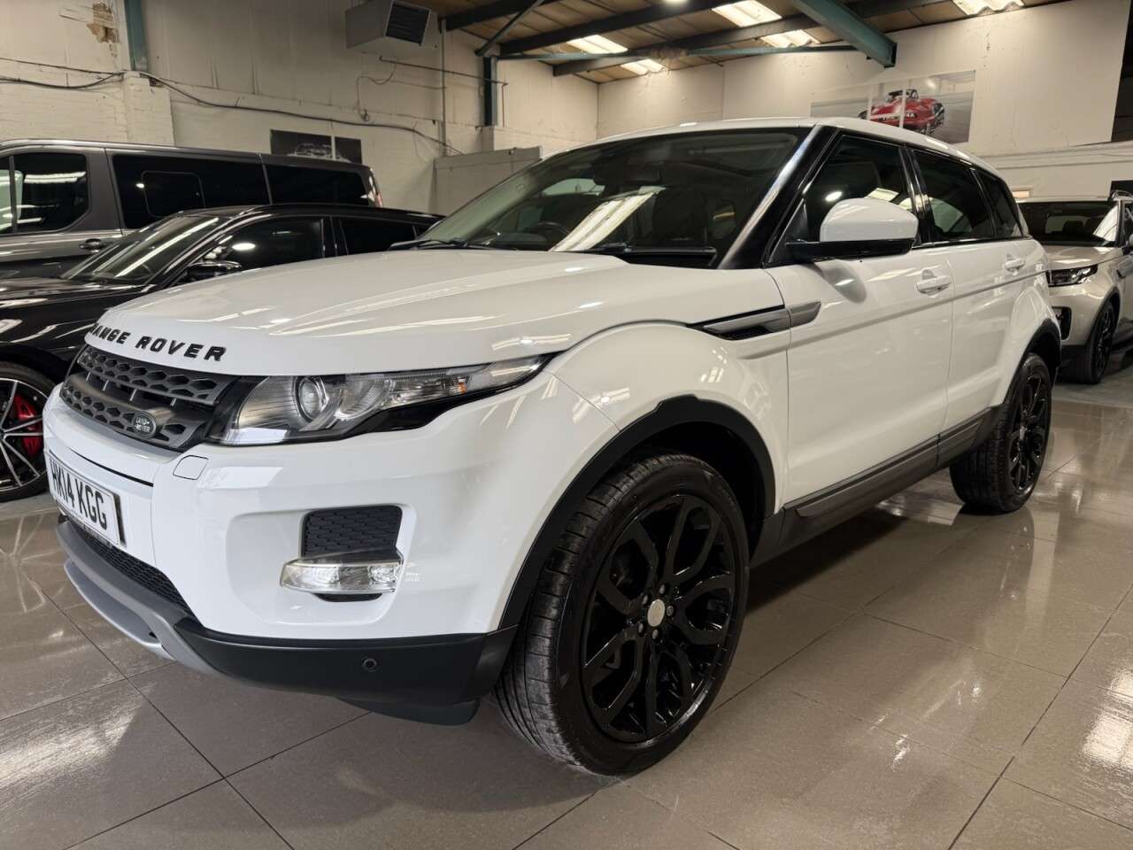 A 2014 LAND ROVER RANGE ROVER EVOQUE 2.2 SD4 Pure Tech SUV 5dr Diesel Manual 4WD Euro 5 (s/s) (190 ps) A 2014 LAND ROVER RANGE ROVER EVOQUE 2.2 SD4 Pure Tech SUV 5dr Diesel Manual 4WD Euro 5 (s/s) (190 ps)
