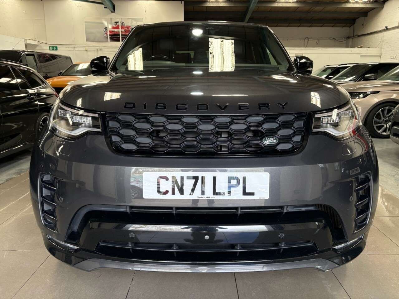 A 2021 LAND ROVER DISCOVERY R-DYNAMIC S A 2021 LAND ROVER DISCOVERY R-DYNAMIC S
