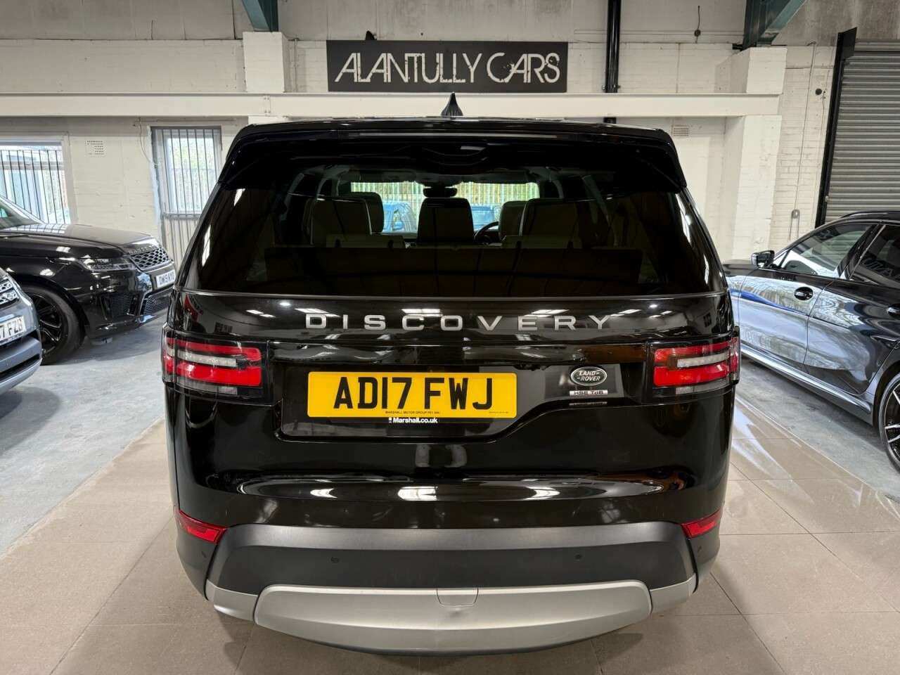 A 2017 LAND ROVER DISCOVERY 3.0 TD V6 HSE SUV 5dr Diesel Auto 4WD Euro 6 (s/s) (258 ps) A 2017 LAND ROVER DISCOVERY 3.0 TD V6 HSE SUV 5dr Diesel Auto 4WD Euro 6 (s/s) (258 ps)