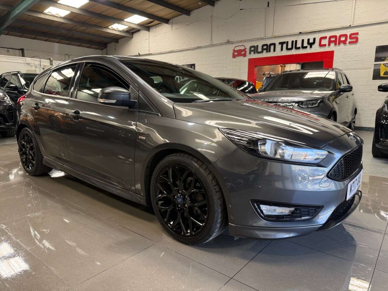 A 2017 FORD FOCUS 1.0T EcoBoost ST-Line Hatchback 5dr Petrol Manual Euro 6 (s/s) (125 ps) A 2017 FORD FOCUS 1.0T EcoBoost ST-Line Hatchback 5dr Petrol Manual Euro 6 (s/s) (125 ps)