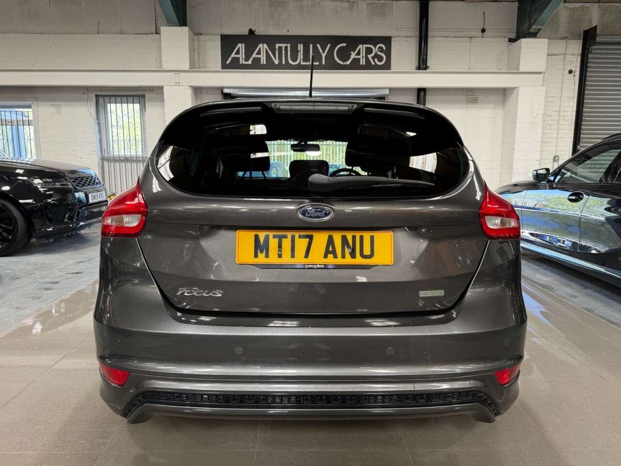 A 2017 FORD FOCUS 1.0T EcoBoost ST-Line Hatchback 5dr Petrol Manual Euro 6 (s/s) (125 ps) A 2017 FORD FOCUS 1.0T EcoBoost ST-Line Hatchback 5dr Petrol Manual Euro 6 (s/s) (125 ps)